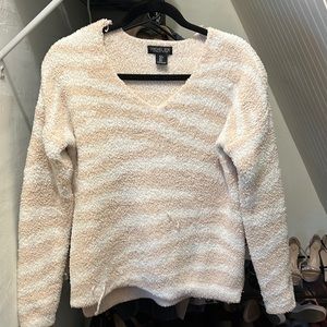 Cream/white sweater